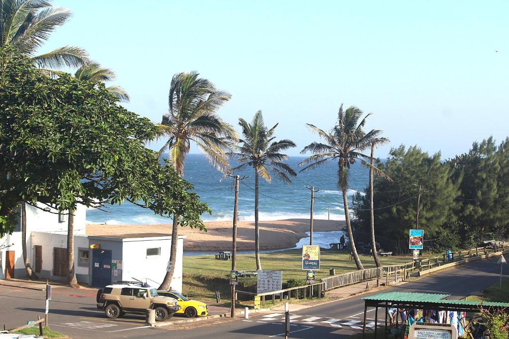 Walk to Salt Rock Beach